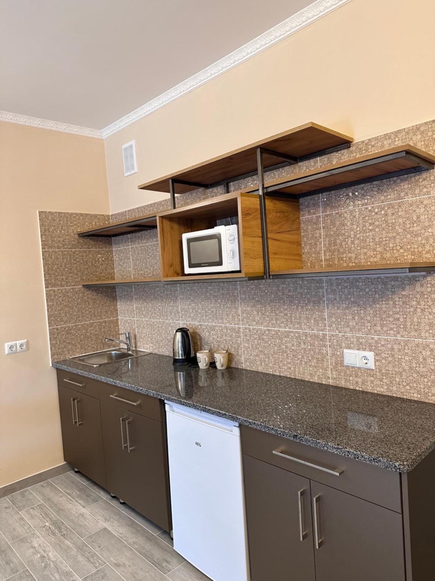 Maestro Hotel Osztroh Kültér fotó