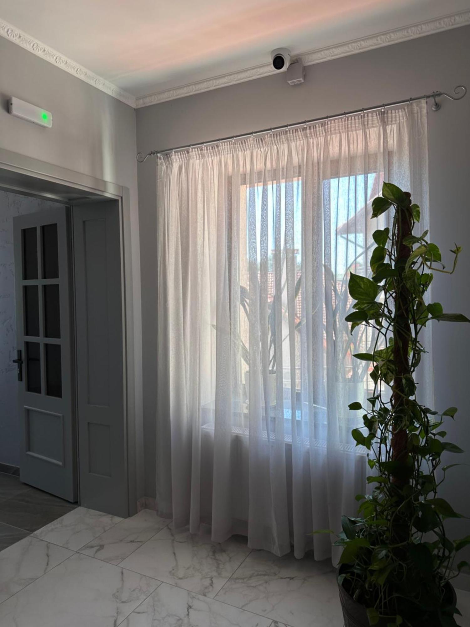 Maestro Hotel Osztroh Kültér fotó